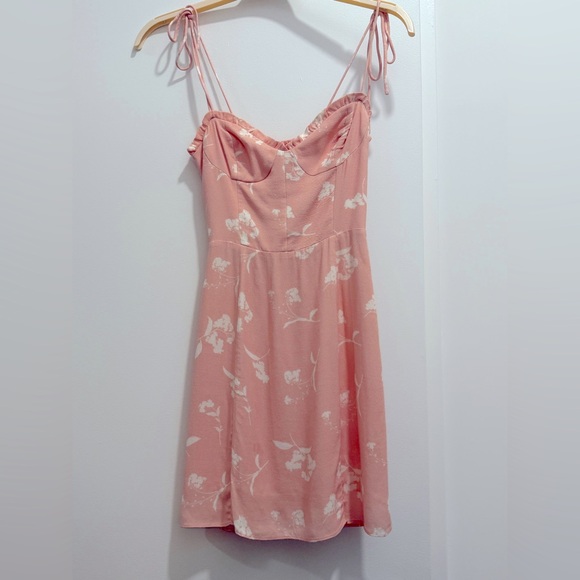Aritzia Wilfred Fable Floral Dress in Coral Blush - Picture 10 of 13